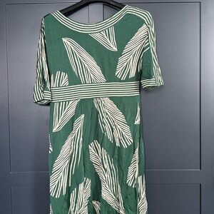 BCBGMaxAzria Green and Cream Leaf Print Midi Dress